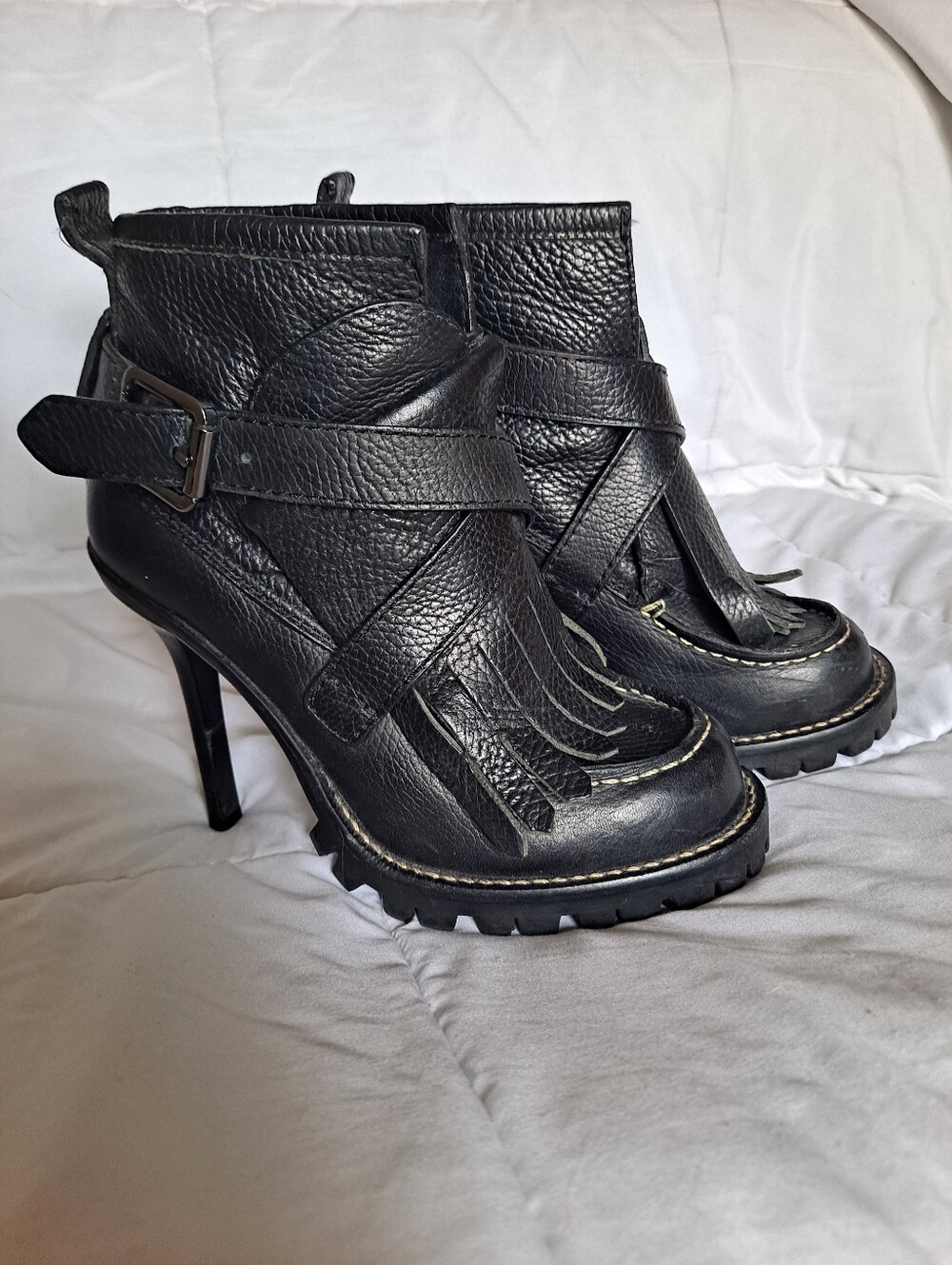 Tory Burch Lyle Black Leather Fringe Stiletto Heels Size 5.5